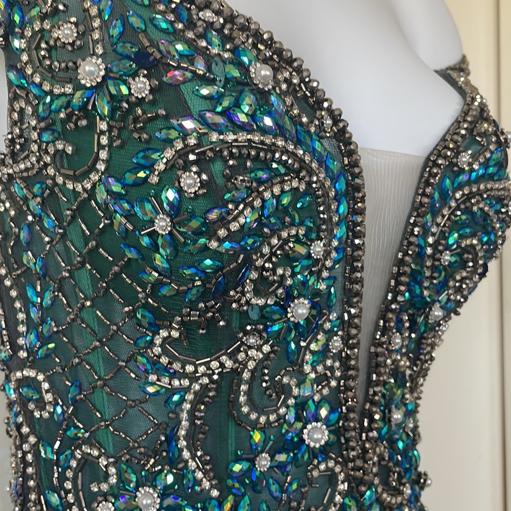 Panoply Boutique iridescent ball gown formal prom dress - Picture 5 of 13